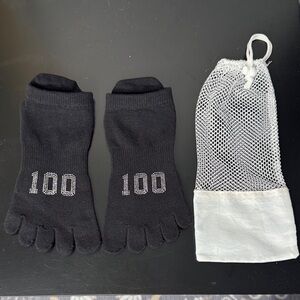 ToeSox Black Toe Grip Socks with White Mesh Bag